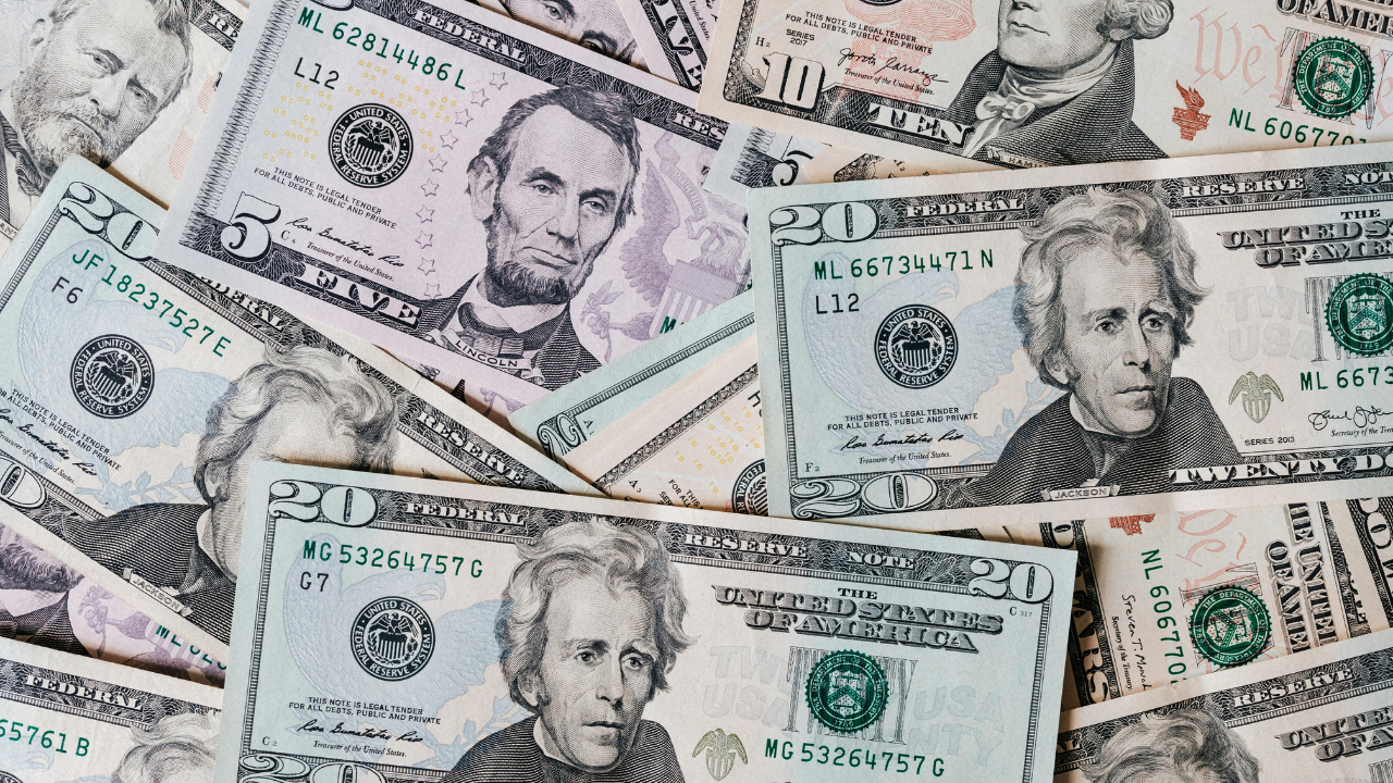 En la última semana, el dólar mostró un ligero incremento del 0.92%.