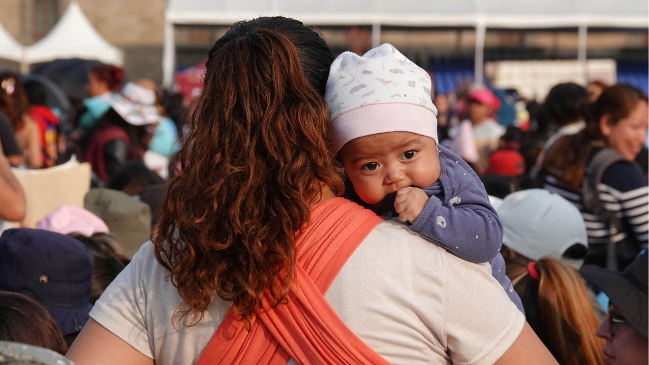 Este programa social está destinado a niños y niñas recién nacidos que viven en condiciones de pobreza.