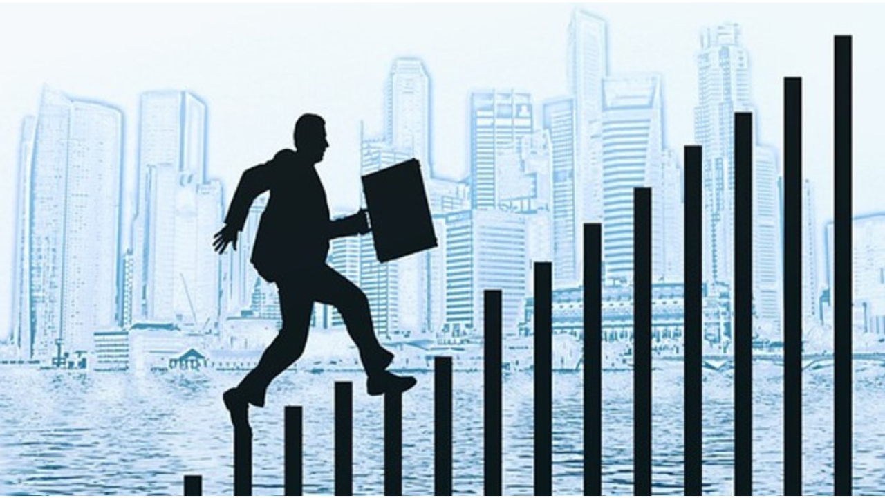 Adquirir habilidades en Excel puede marcar una diferencia significativa en tu perfil profesional. De hecho, muchas vacantes laborales lo consideran un requisito básico.