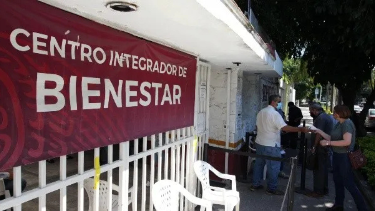El trámite puede realizarse en los Módulos de Bienestar más cercanos, cuyo listado se encuentra disponible en el sitio oficial: https://www.gob.mx/bienestar.