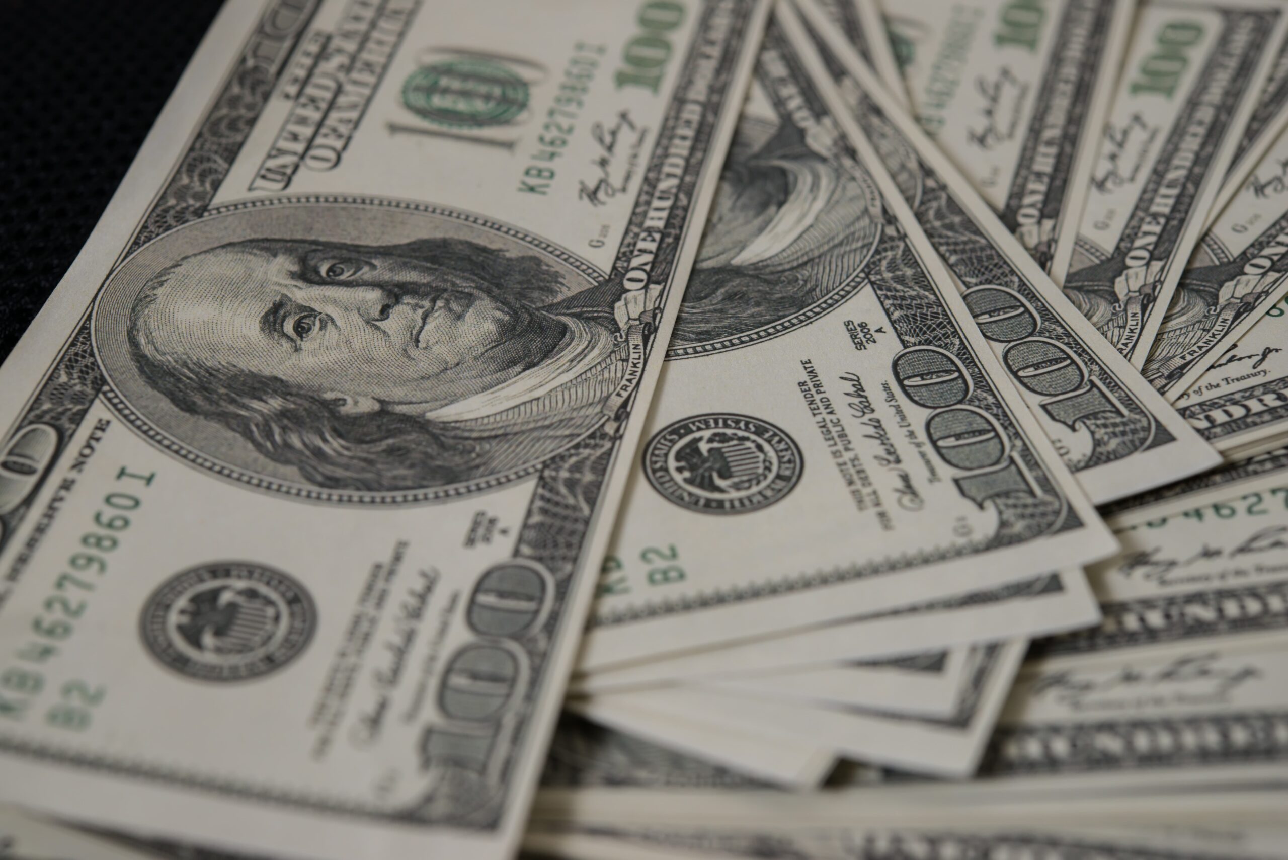 El peso mexicano se depreció este viernes por cuarta jornada consecutiva, afectado por un creciente nerviosismo geopolítico.