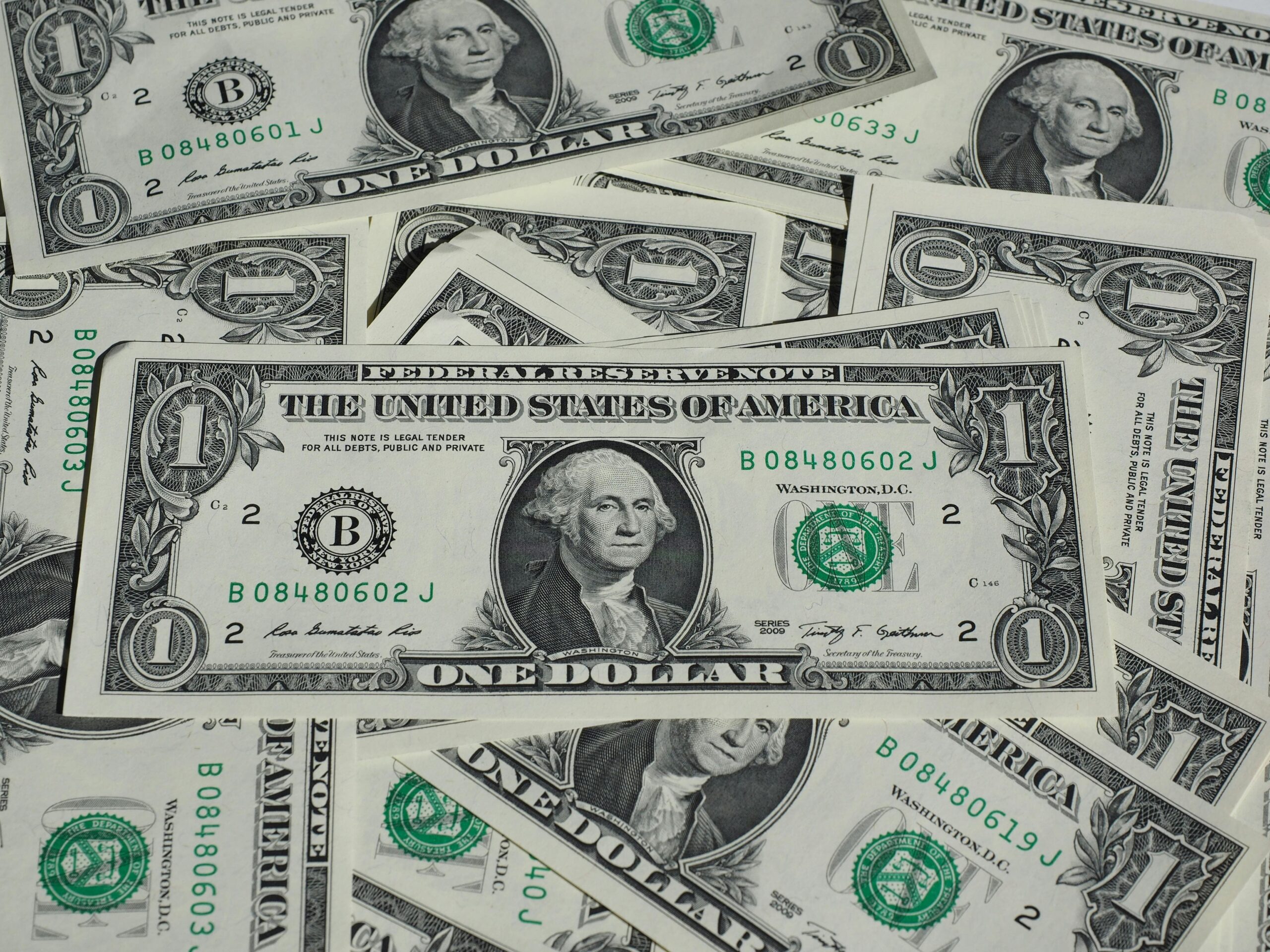 Durante la jornada, el precio del dólar osciló entre un máximo de 18.9810 y un mínimo de 18.8554 pesos.