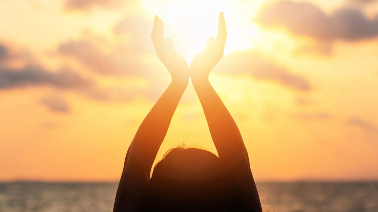 Solsticio de verano 2025: rituales poderosos para atraer luz, energía y renovación.