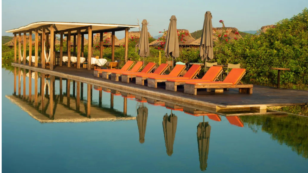 Localizado en las costas de Puerto Escondido, el hotel boutique "Escondido" se ha convertido en un referente del lujo minimalista frente al mar.
