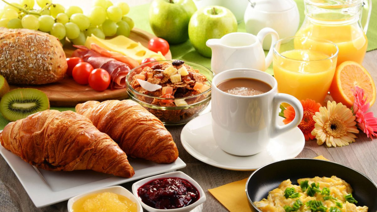 ¿El desayuno es realmente el alimento más importante del día? Descubre la verdad.