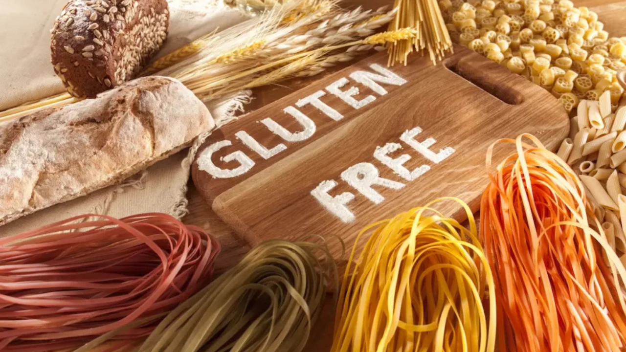 El diagnóstico de la celiaquía se realiza mediante análisis de sangre y, en algunos casos, biopsias intestinales. Una vez confirmado, el único tratamiento eficaz es seguir una dieta libre de gluten de por vida.