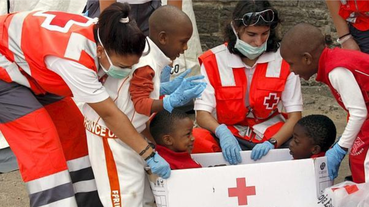 Si te enfrentas a una emergencia médica y no tienes recursos económicos, la Cruz Roja está preparada para atenderte. Su misión humanitaria prioriza la salud y la vida.