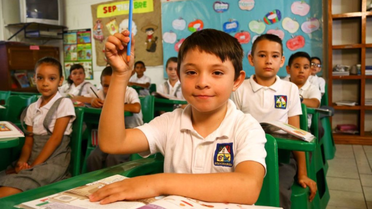 Quienes NO pueden inscribirse a la Beca se encuentran: Estudiantes de preescolar y primariaEl registro actual está destinado exclusivamente a estudiantes de secundaria pública. Aunque se había anticipado la inclusión de alumnos de primaria.