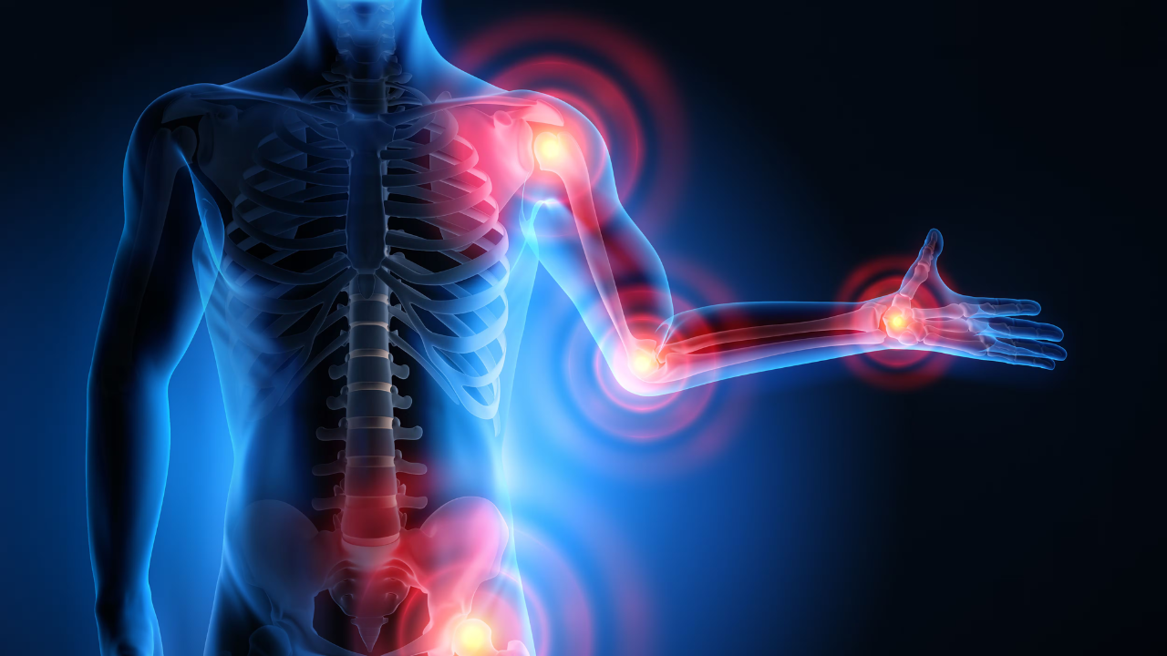 Actividades como el entrenamiento de resistencia o pesas ligeras practicadas tres veces por semana aumentan la densidad ósea y previenen problemas como la osteoporosis.