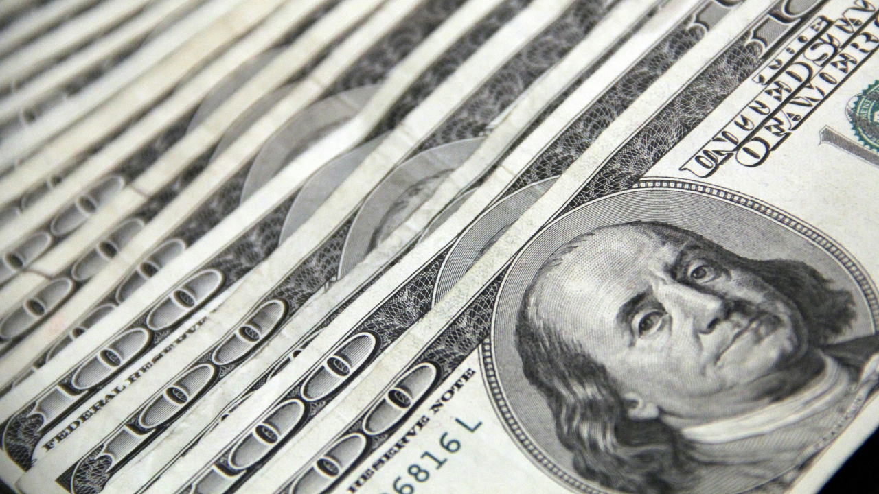 La divisa local terminó la sesión en 18.7194 unidades por dólar.