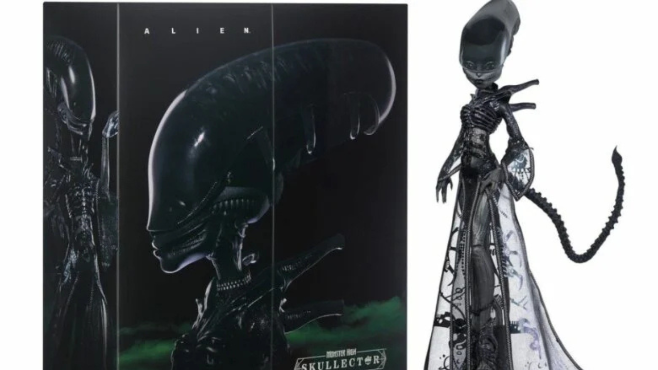 Su empaque es una caja premium que simula la nave Nostromo, ofreciendo una experiencia de colección inmersiva.