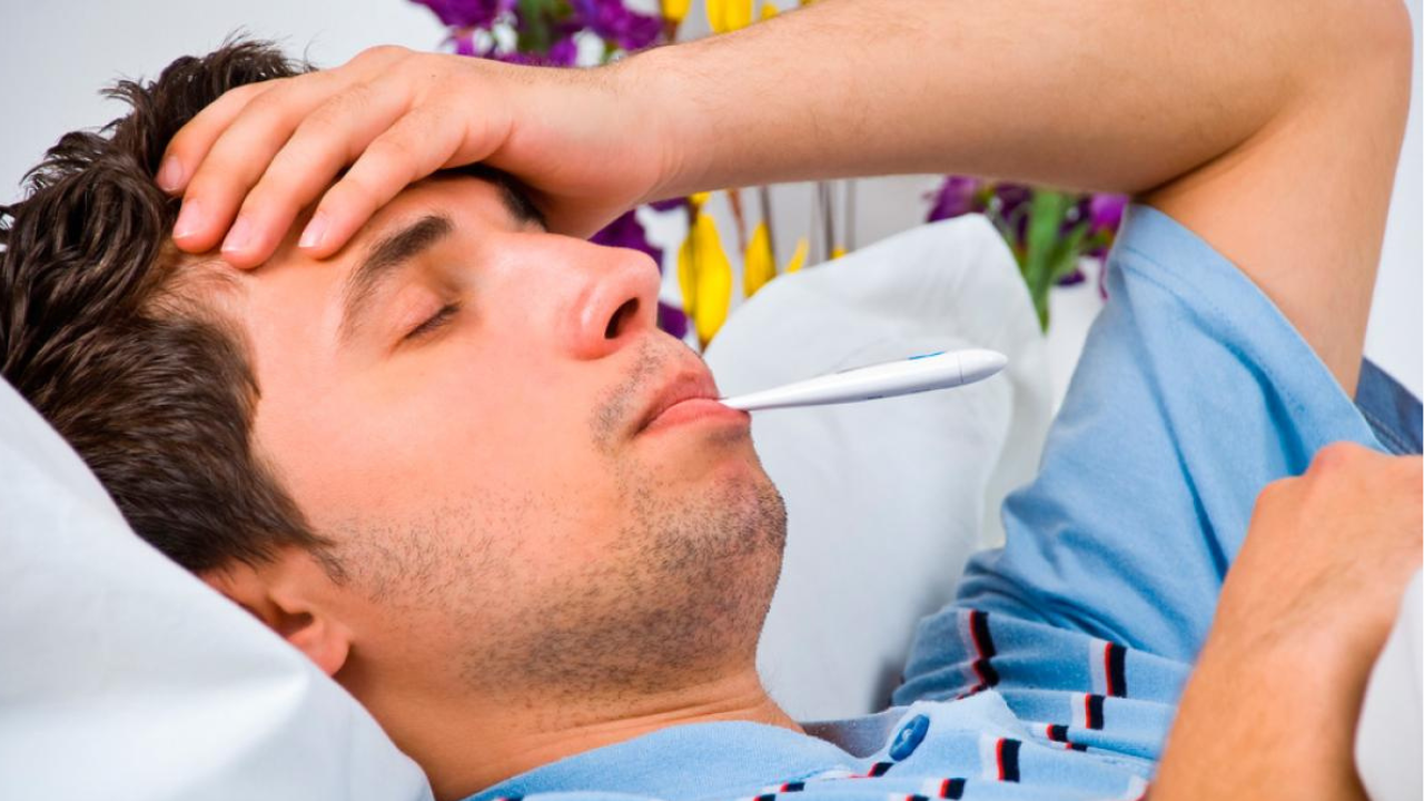La fiebre del Nilo Occidental puede causar síntomas neurológicos graves como meningitis o encefalitis.