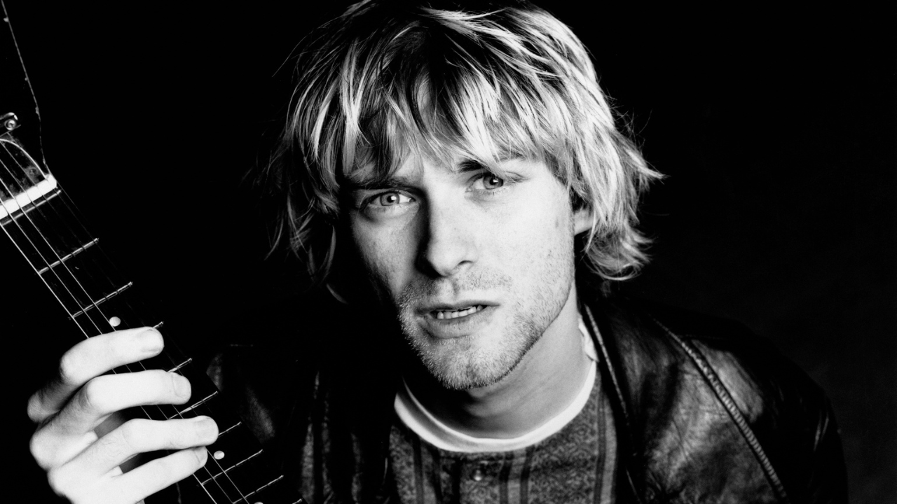 Uno de los miembros más conocidos es Kurt Cobain: Líder del movimiento grunge con Nirvana; se suicidó en 1994 a los 27.