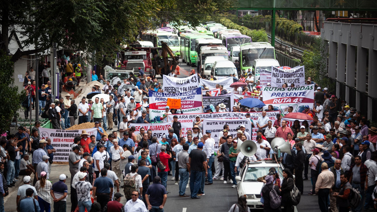 El próximo miércoles 29 de octubre de 2025, un contingente masivo organizado por la Fuerza Amplia de Transportistas (FAT) llevará a cabo una mega marcha en la CDMX.