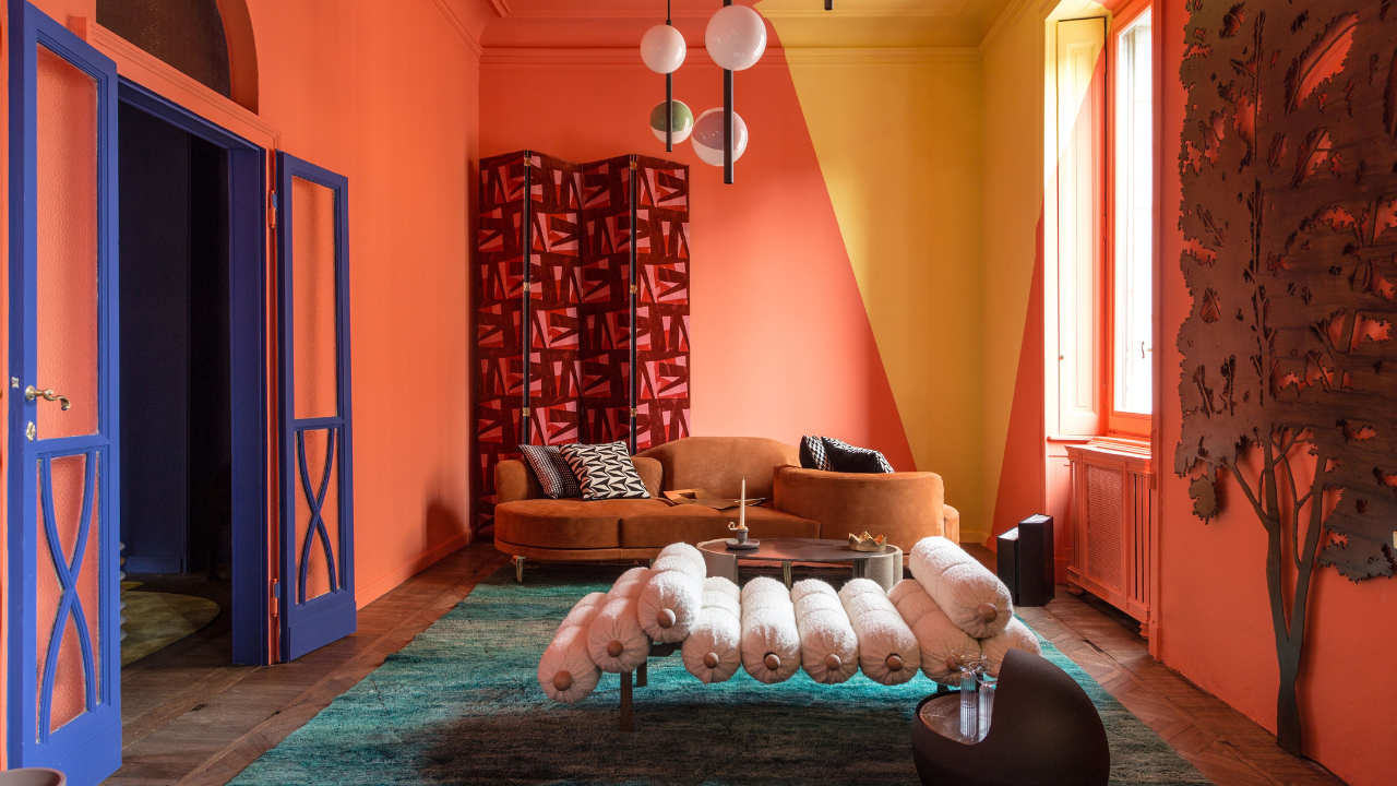 Aunque el amarillo y naranja se vinculan con optimismo, cuando es excesivamente saturado puede producir frustración, fatiga visual o incomodidad prolongada.