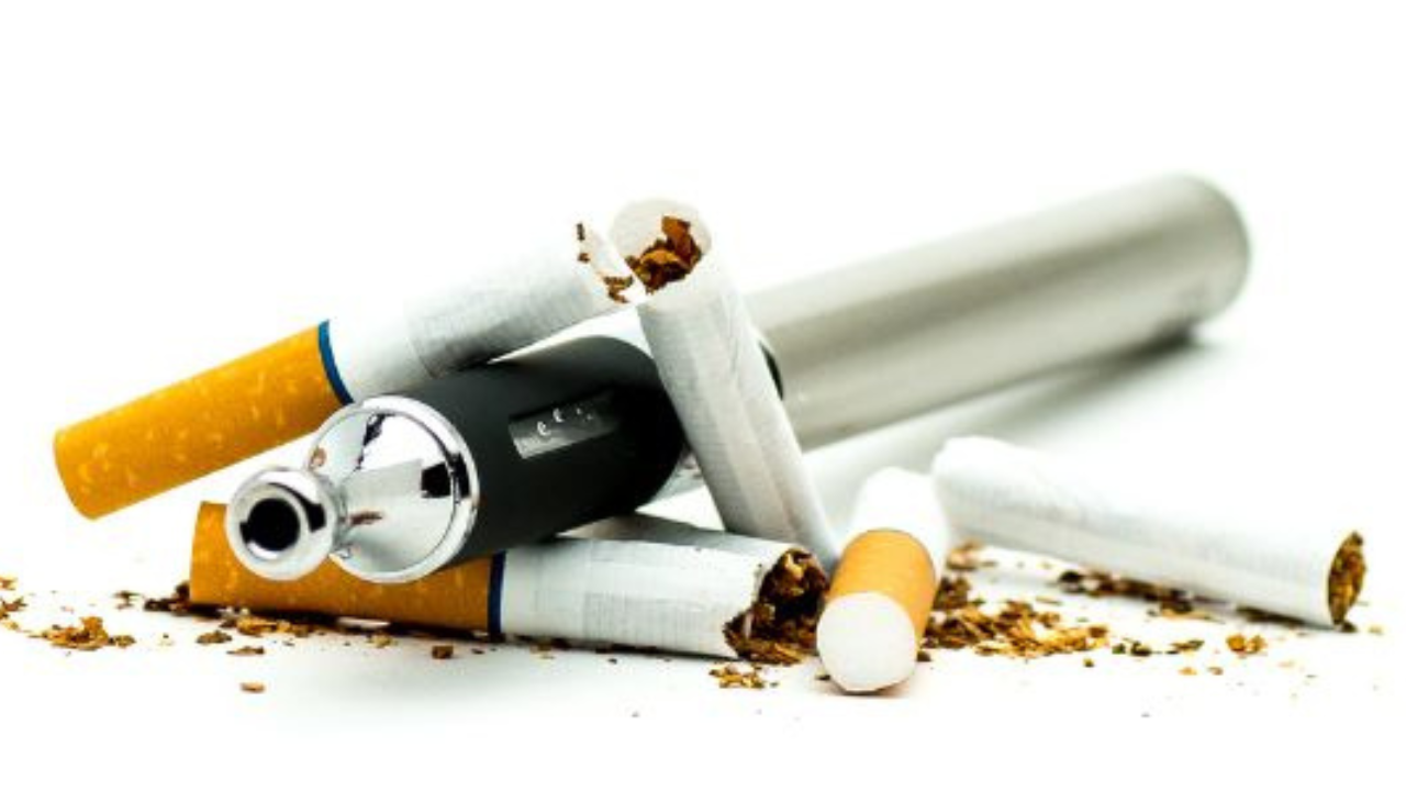 Algunas revisiones sugieren que con el cigarrillo electrónico podrían reducirse ciertos daños asociados a la combustión (como alquitrán, monóxido de carbono, etc.).