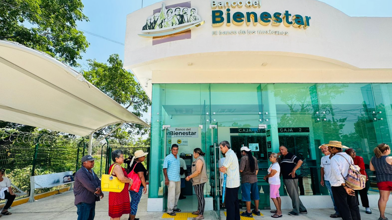 El Banco del Bienestar anunció una pausa temporal en los pagos de pensiones y programas sociales.