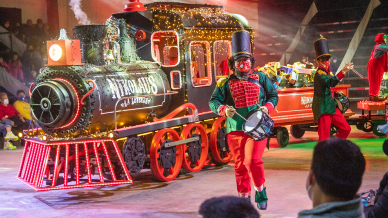 Este festival navideño está diseñado para sumergirte en la atmósfera festiva más luminosa.