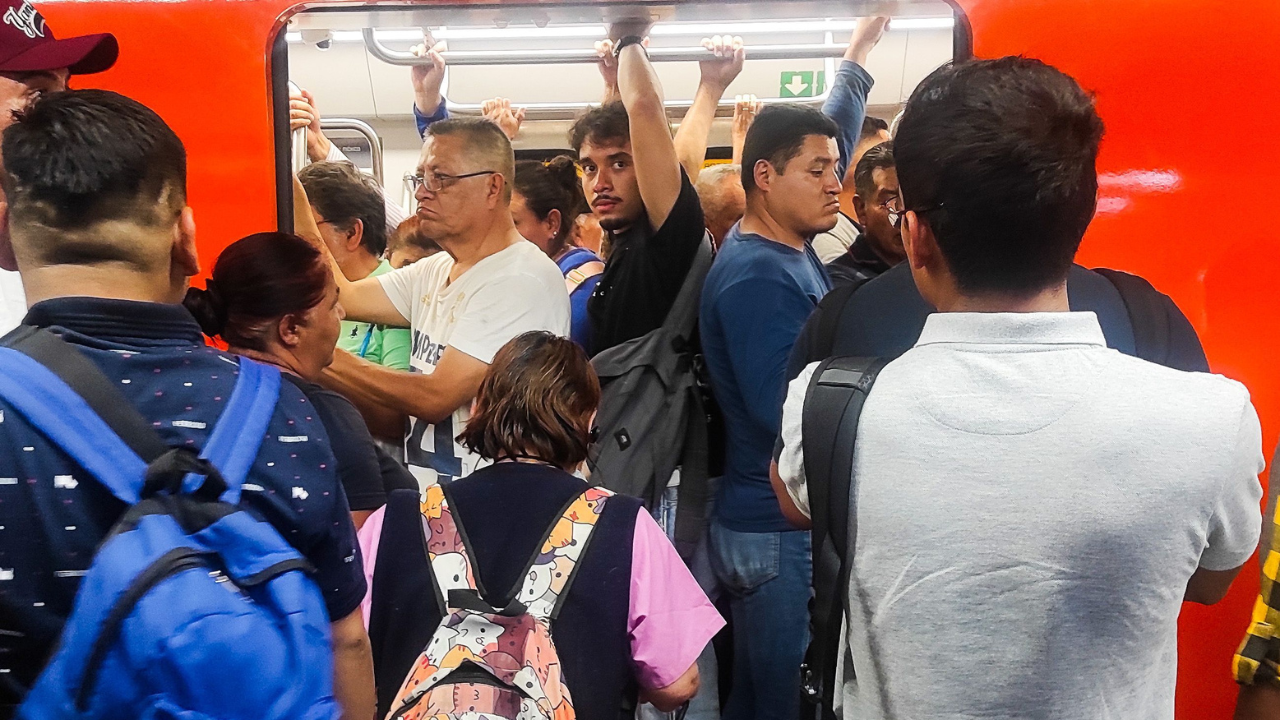 El posible paro de servicio en el Metro de la CDMX puso en alerta a miles de usuarios.