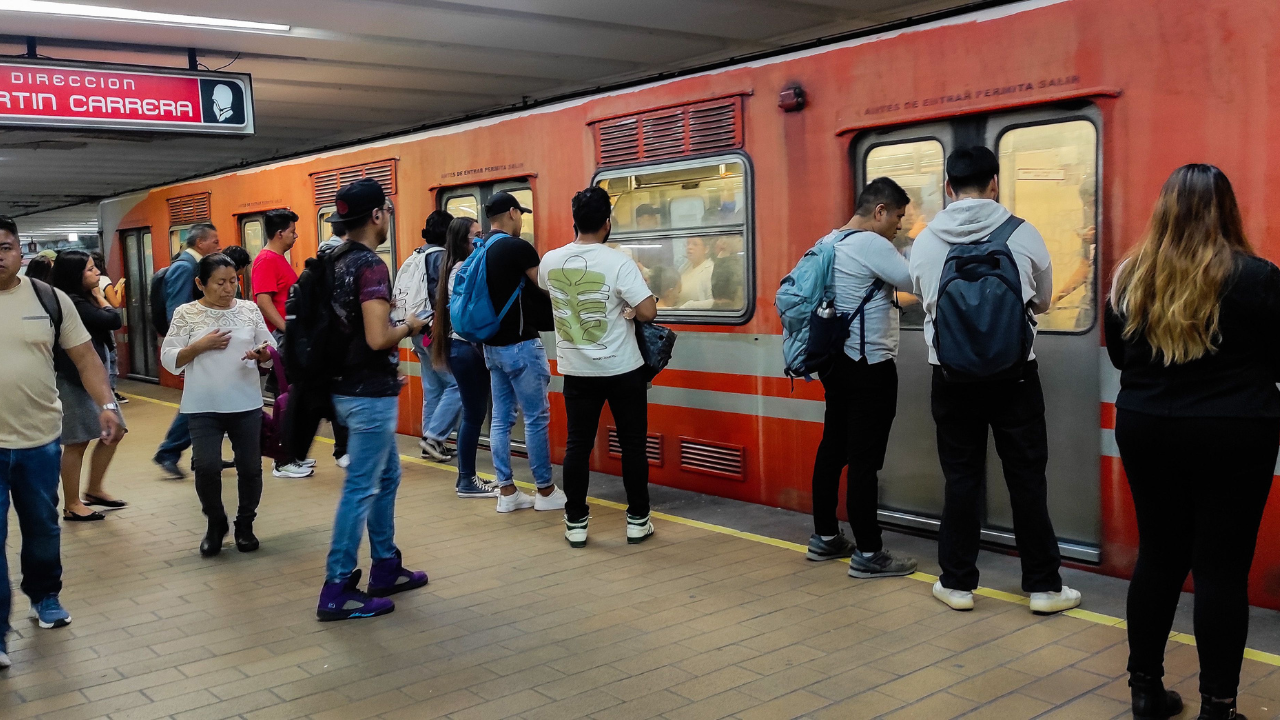 El Sindicato Nacional de Trabajadores del Sistema de Transporte Colectivo (SNTSTC) anunció que podría realizar una marcha al Zócalo y suspender operaciones.
