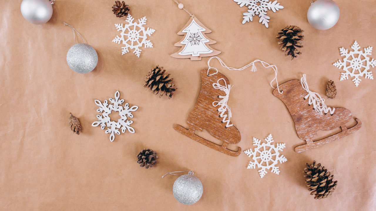 El tono estrella de esta temporada es el Mocha Mousse (17-12-30), un café suave y cacaoso.