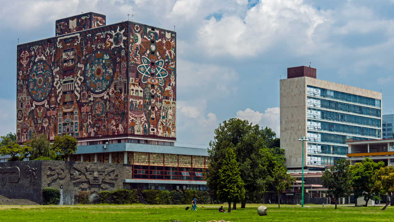 La Universidad Nacional Autónoma de México dio inicio formal al proceso más esperado por miles de jóvenes: la Convocatoria UNAM 2026.