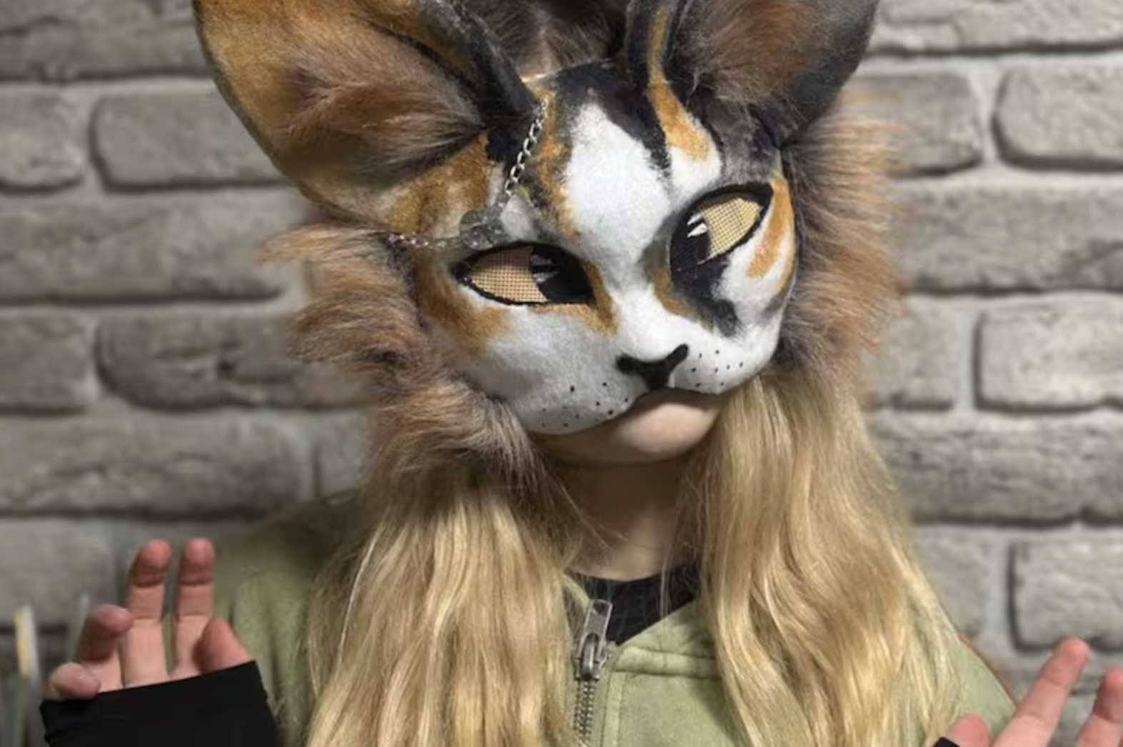 Es una palabra que combina “bestia salvaje” y “ser humano”.